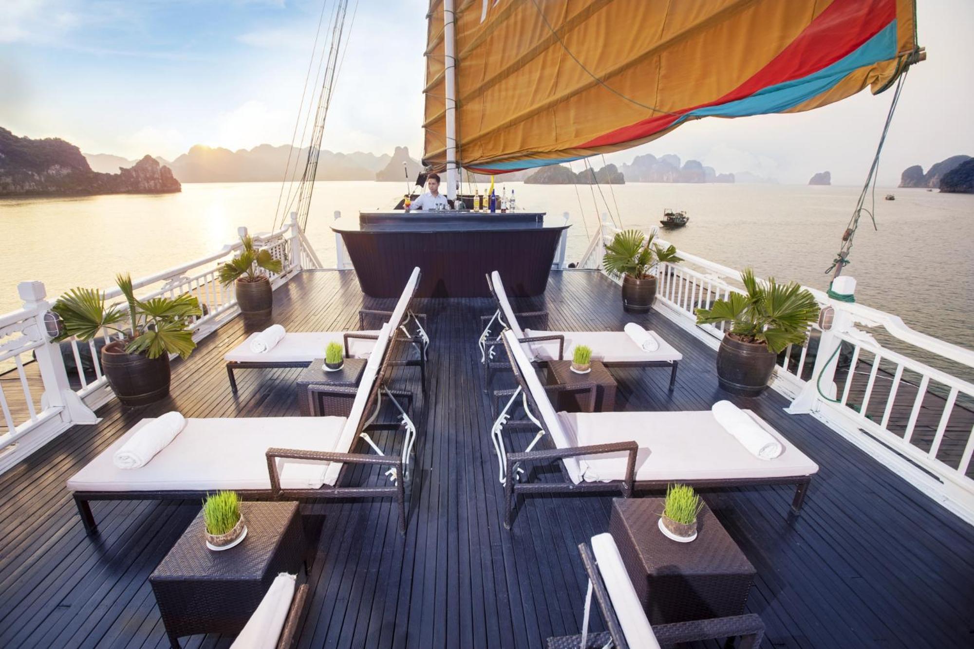 Hera Boutique Cruise Ha Long Bay מראה חיצוני תמונה