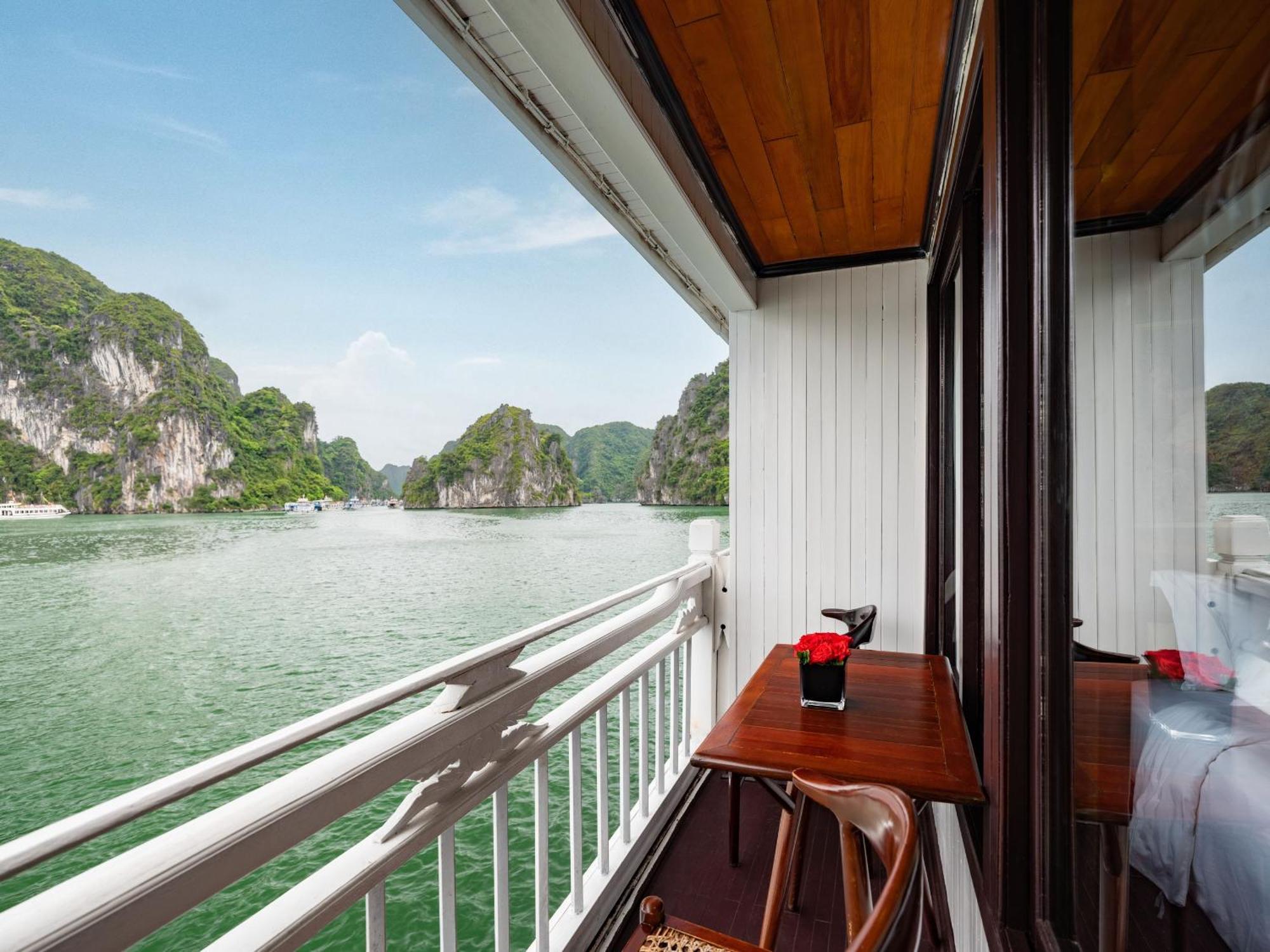 Hera Boutique Cruise Ha Long Bay מראה חיצוני תמונה