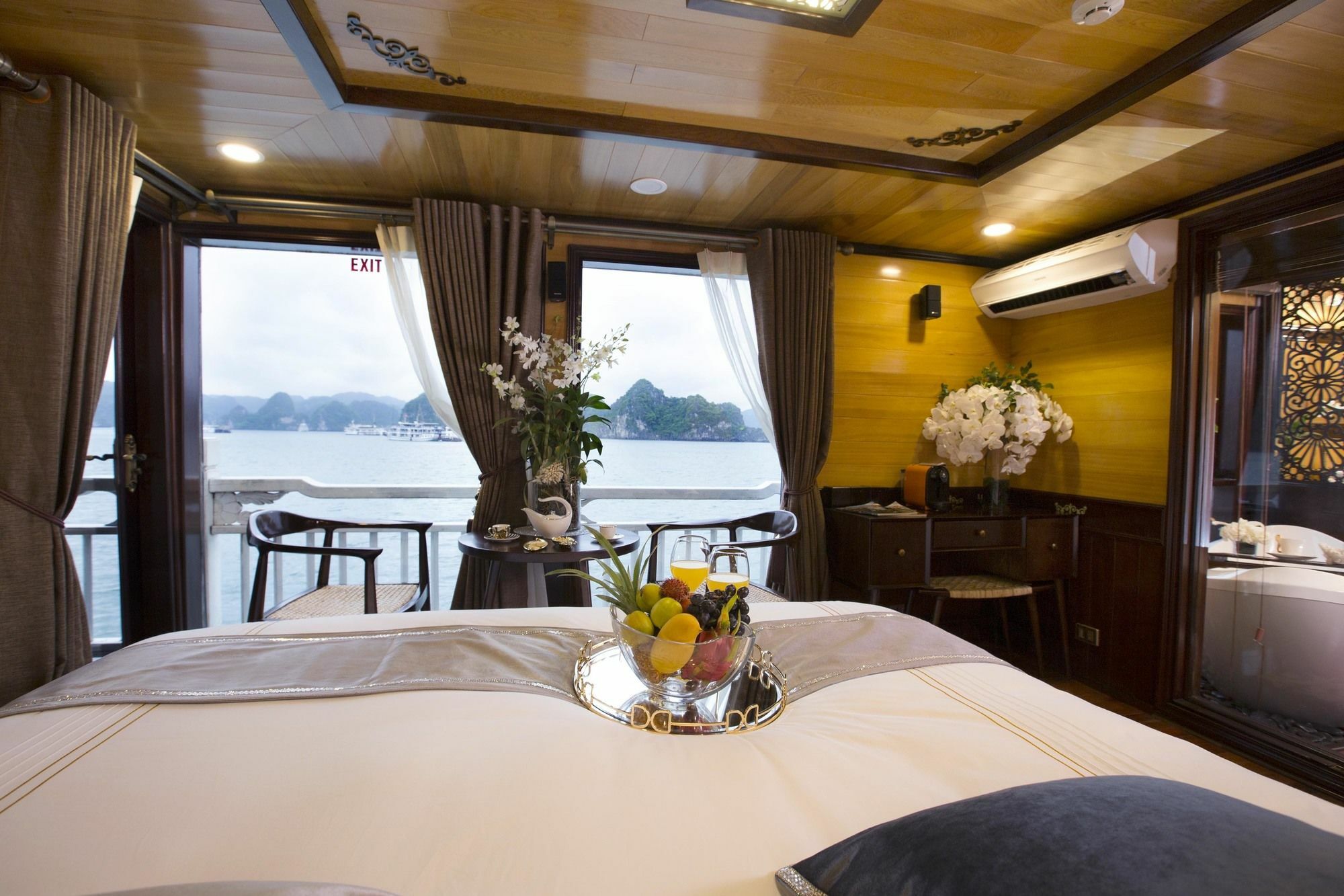 Hera Boutique Cruise Ha Long Bay מראה חיצוני תמונה