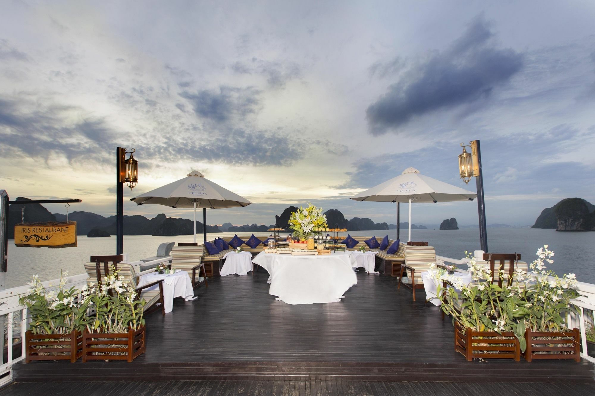 Hera Boutique Cruise Ha Long Bay מראה חיצוני תמונה