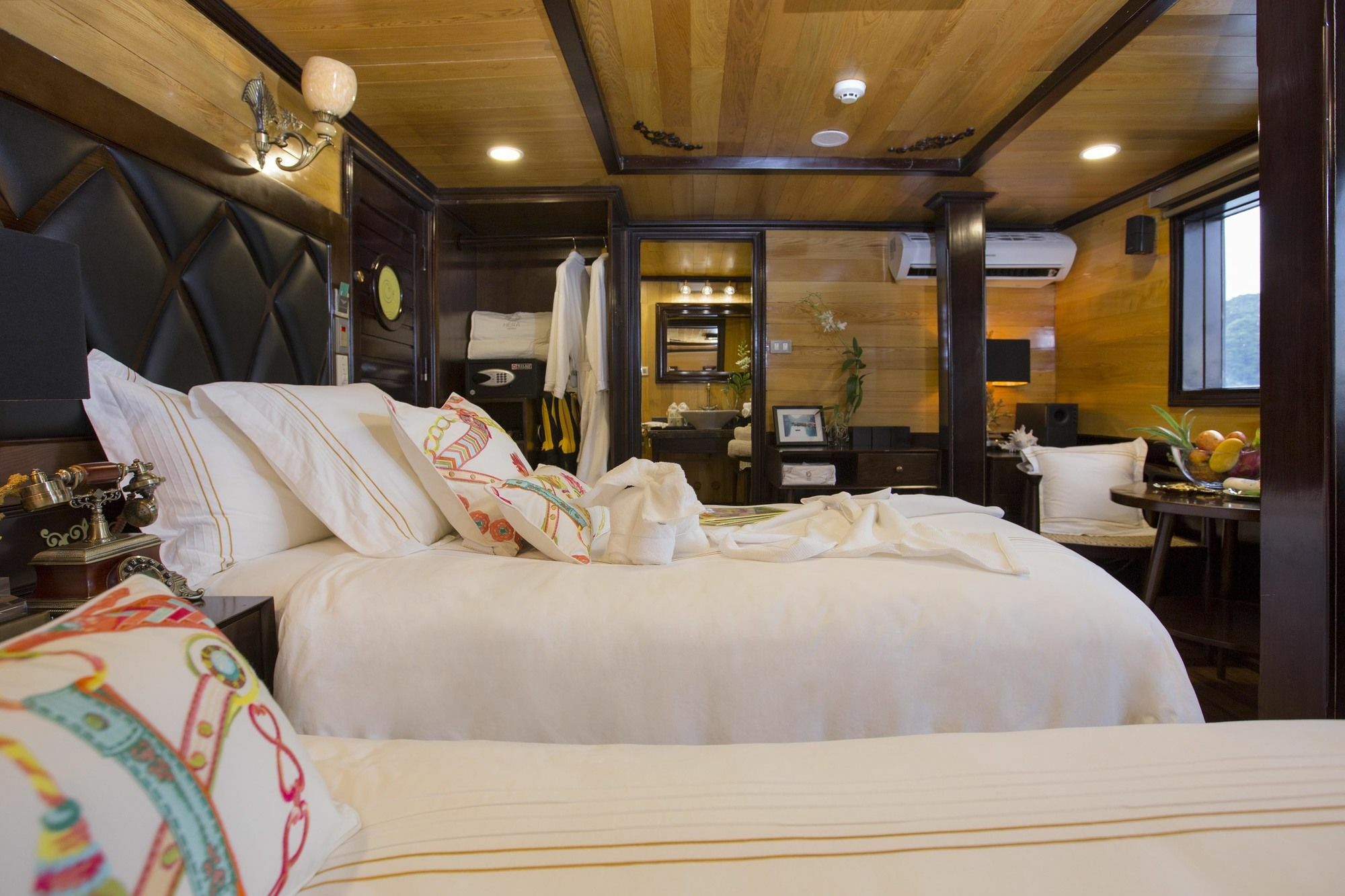 Hera Boutique Cruise Ha Long Bay מראה חיצוני תמונה