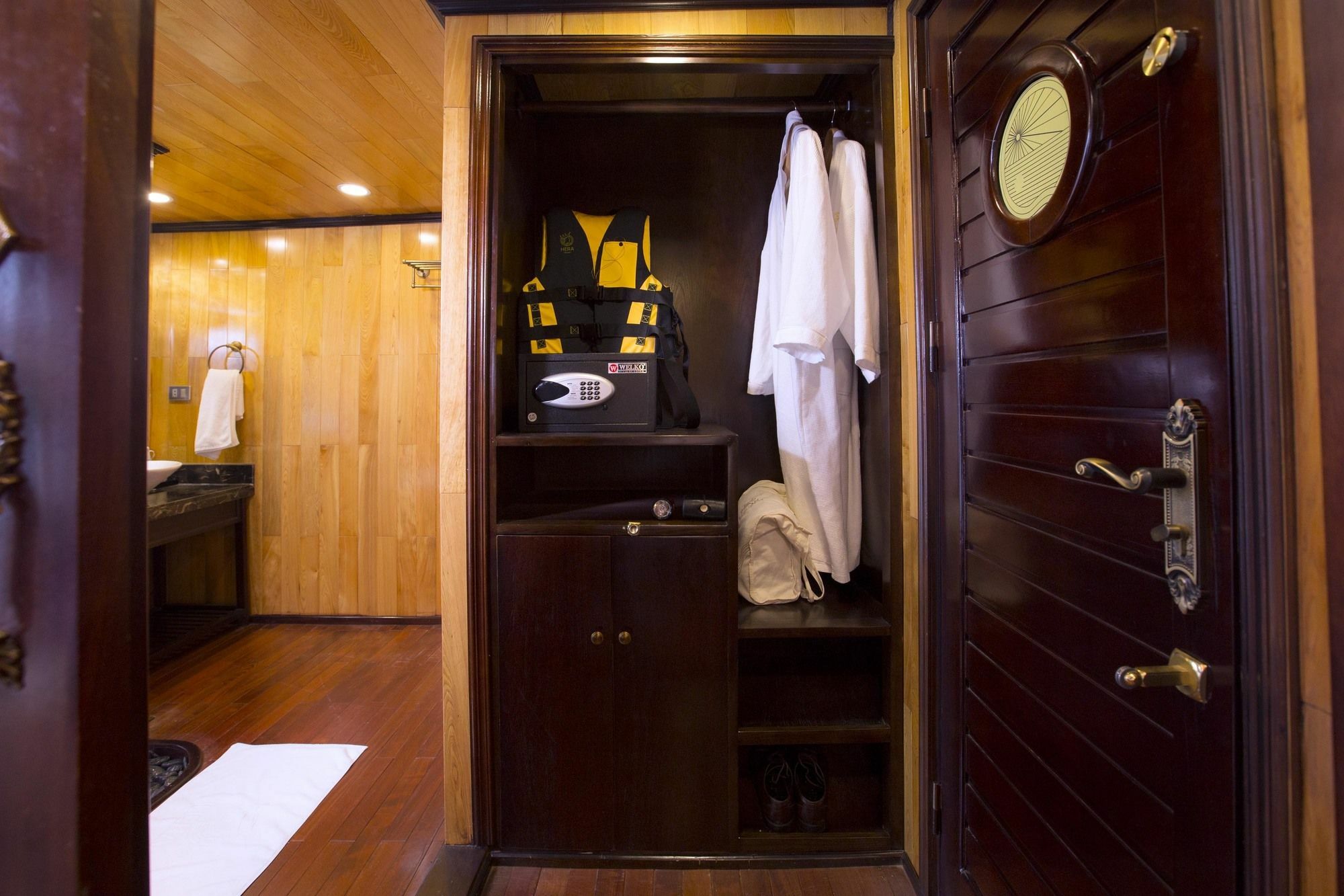 Hera Boutique Cruise Ha Long Bay מראה חיצוני תמונה