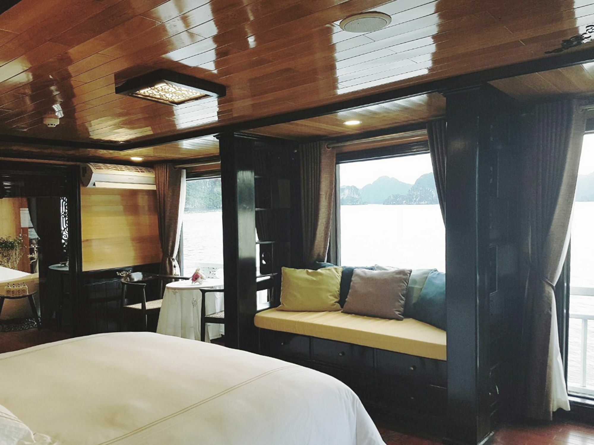 Hera Boutique Cruise Ha Long Bay מראה חיצוני תמונה